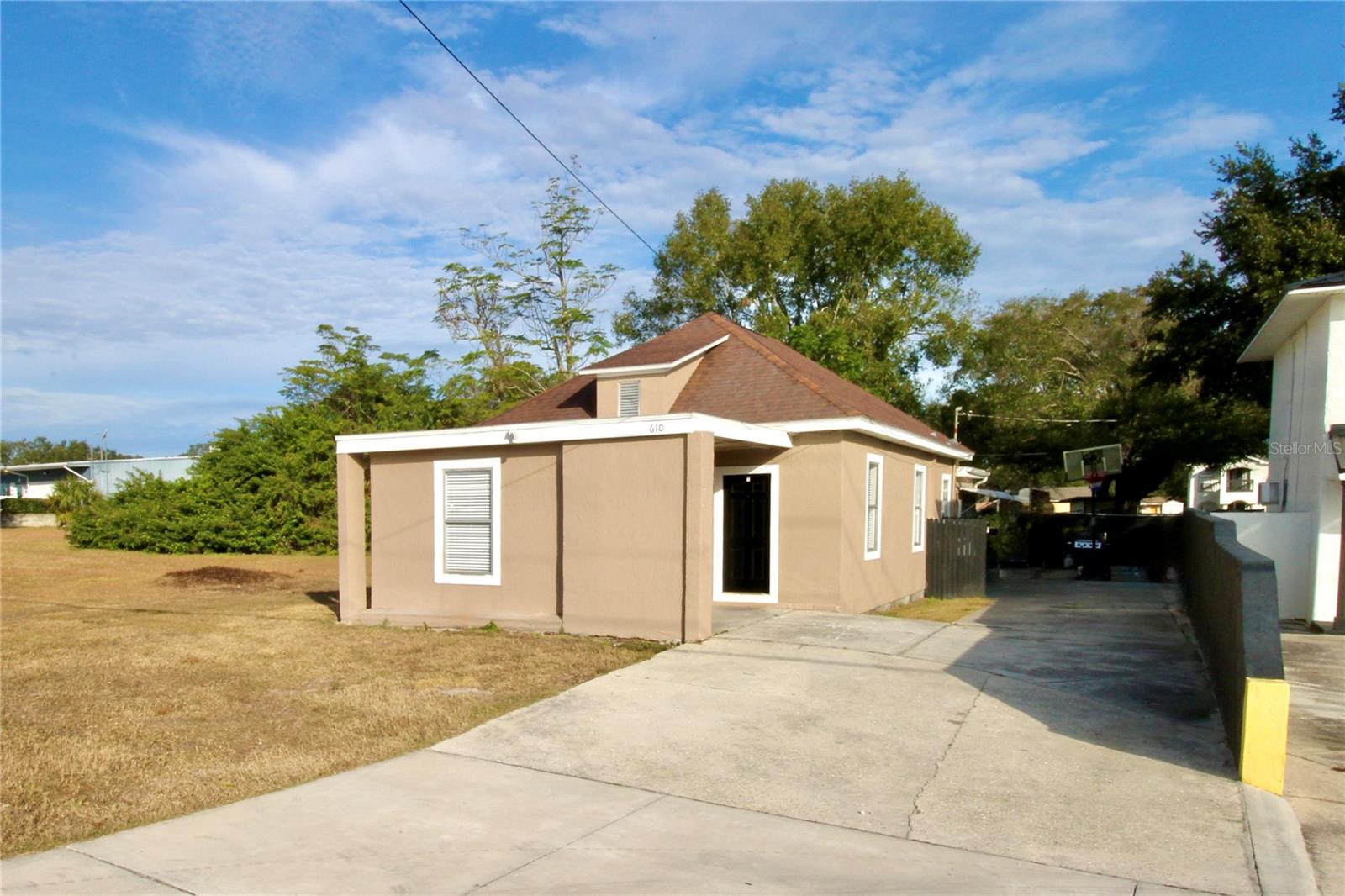 610 Dundee Road, FL