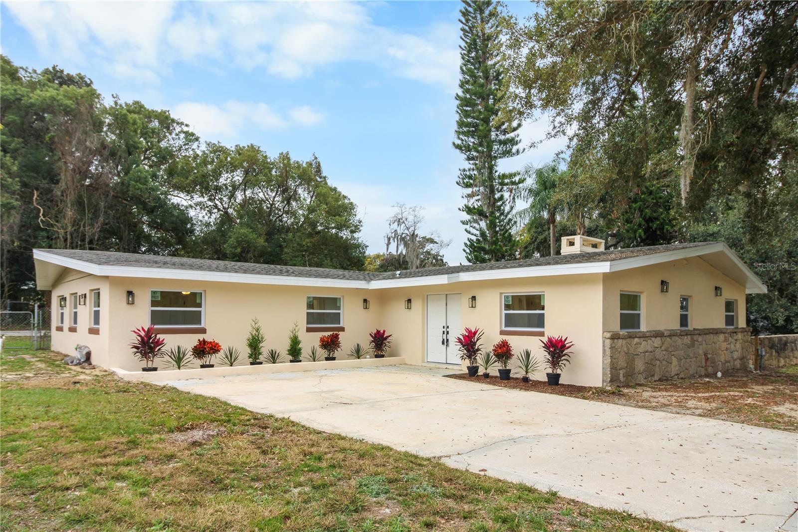 2524 Blue Lake Court, FL