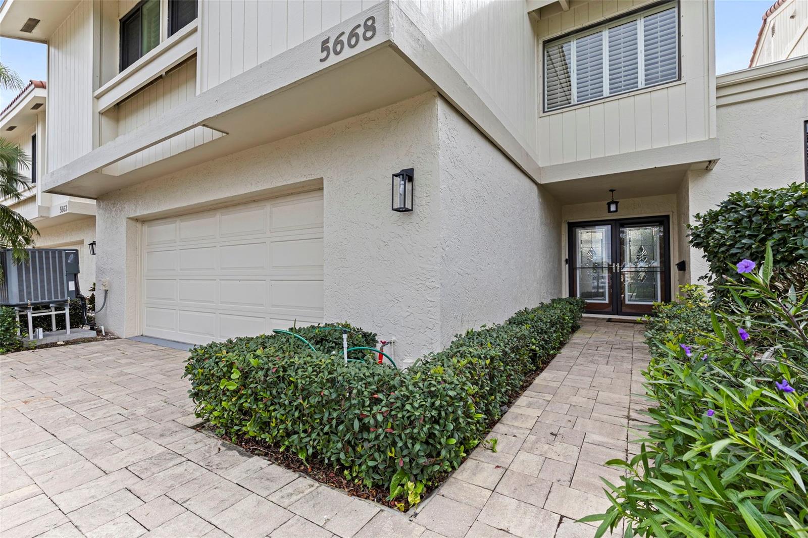 5668 Escondida Boulevard, FL