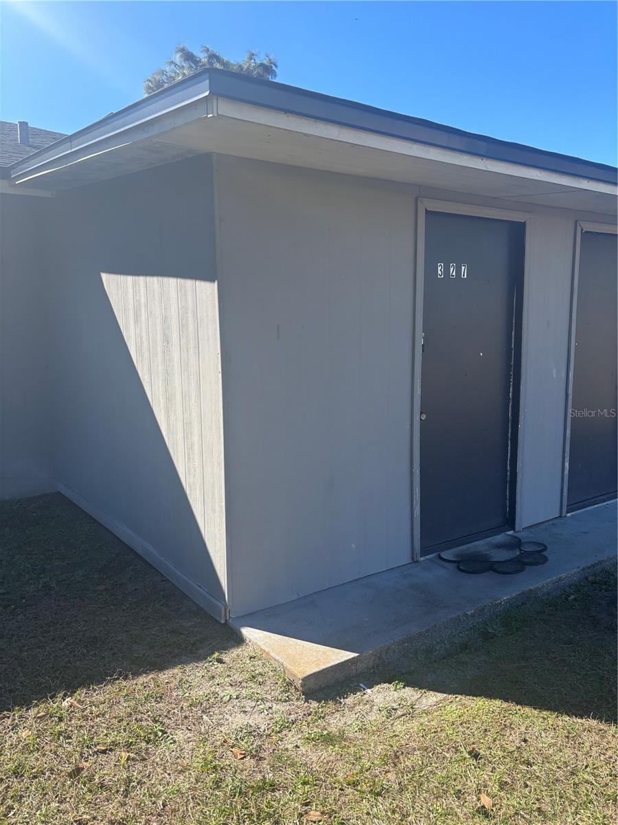 327 Dundee Drive, FL