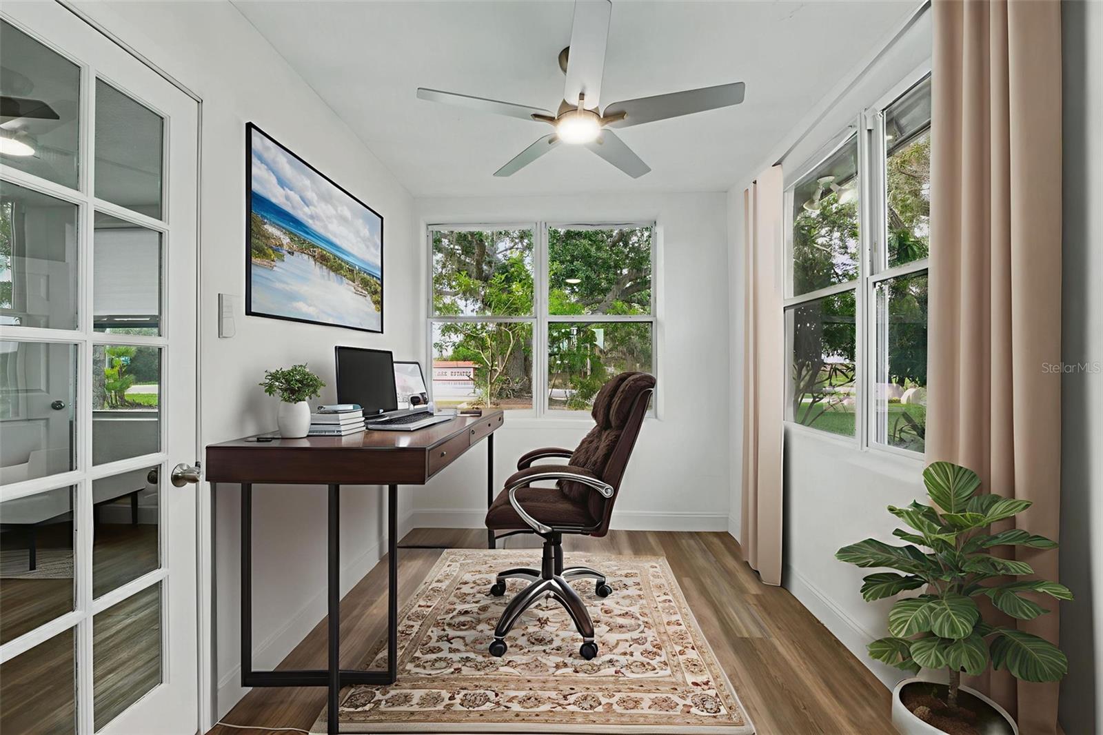 8812 Oakwood Drive, FL