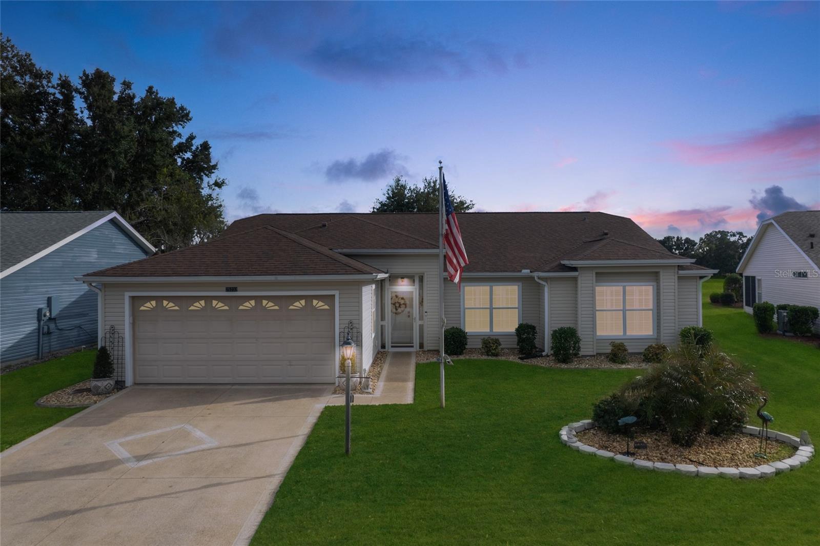 25233 Lost Oak Circle, FL