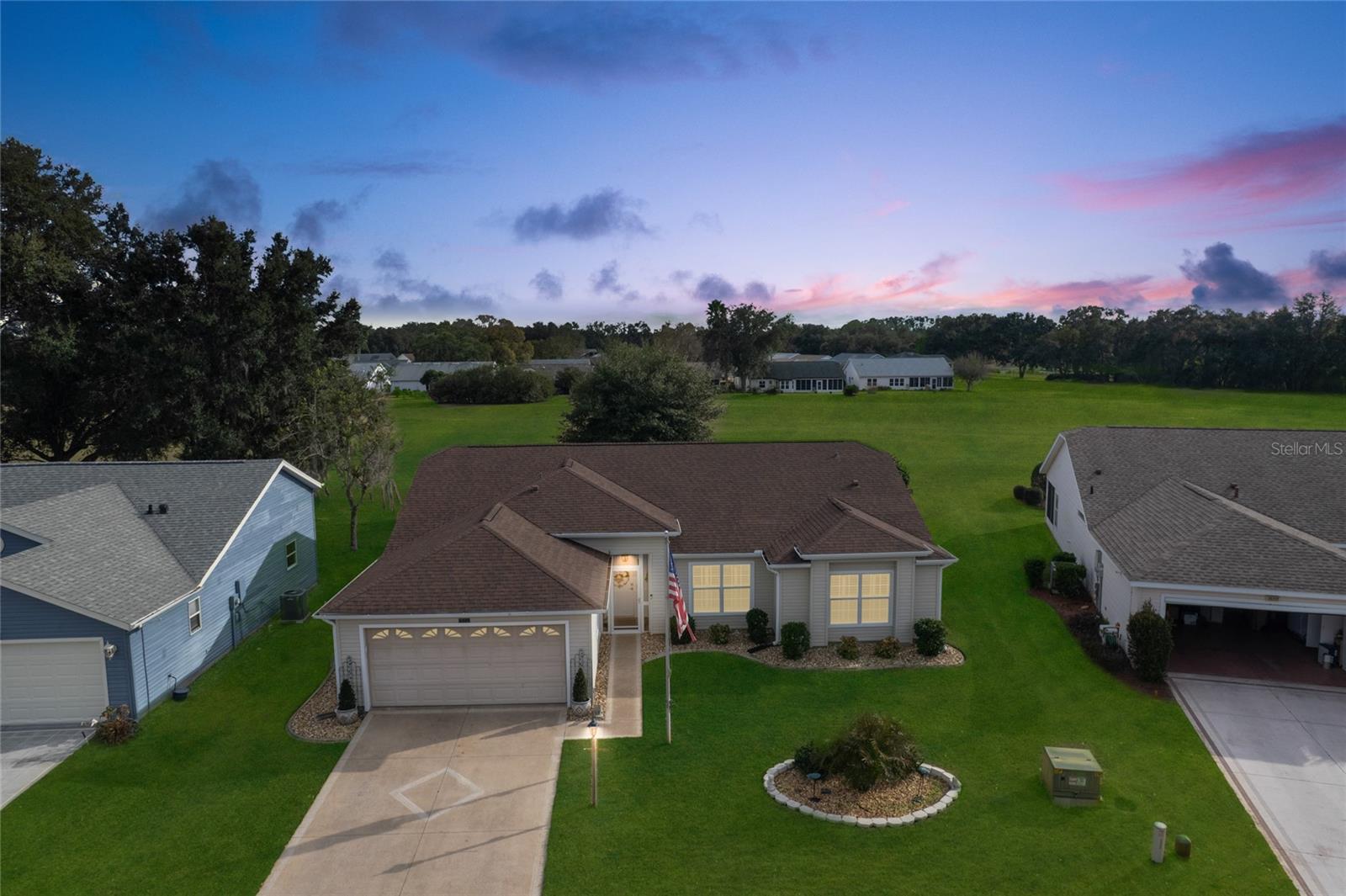 25233 Lost Oak Circle, FL