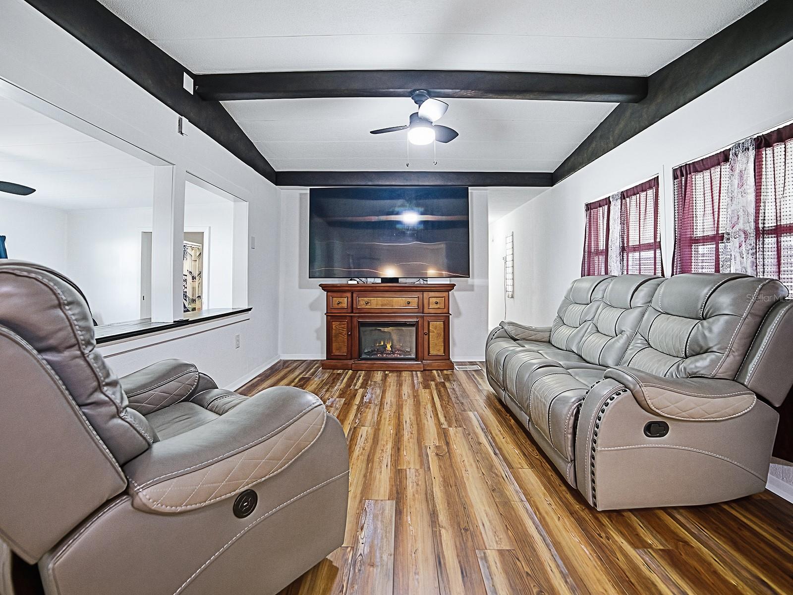 211 Rue De Paresse, FL