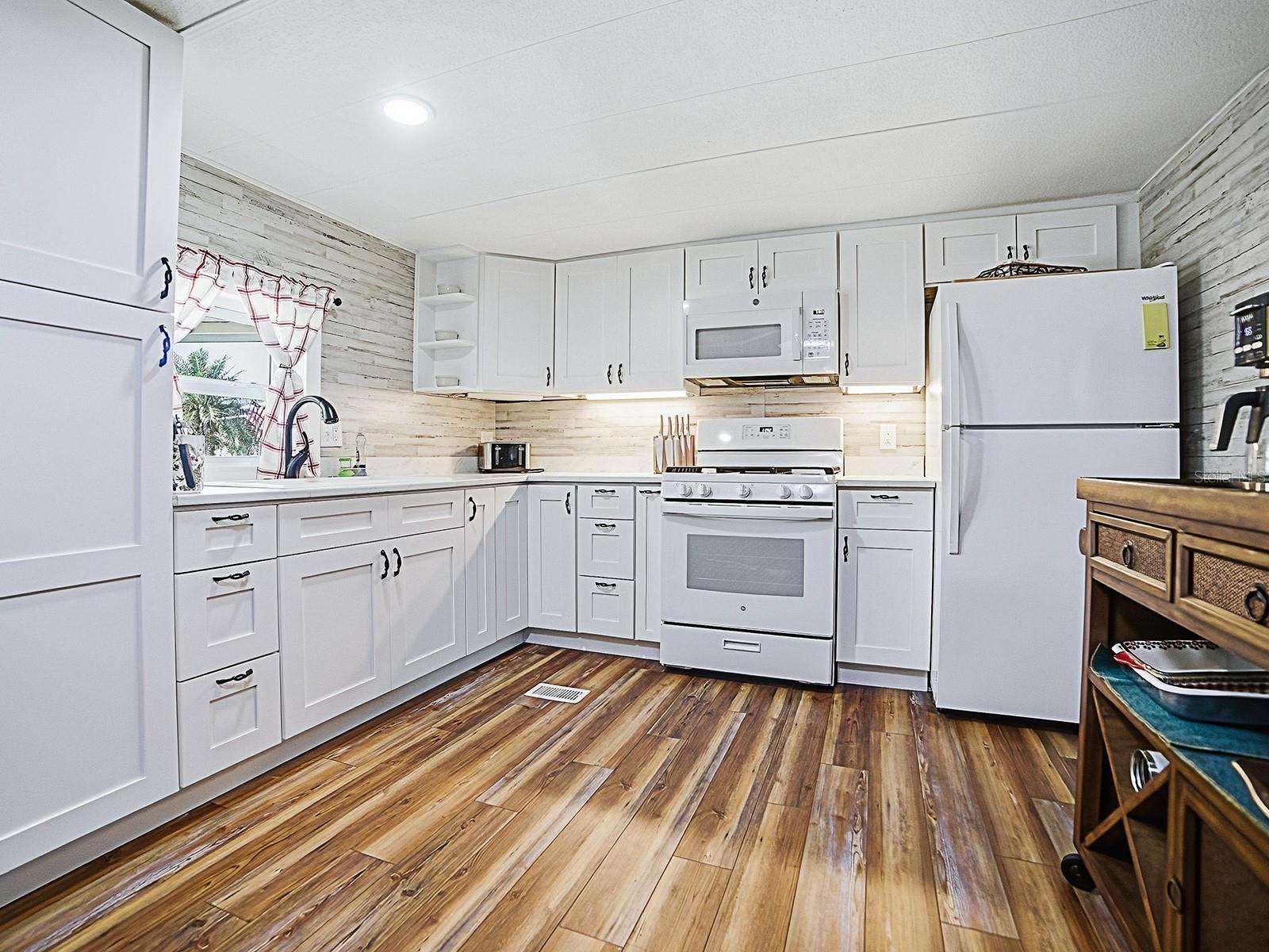 211 Rue De Paresse, FL