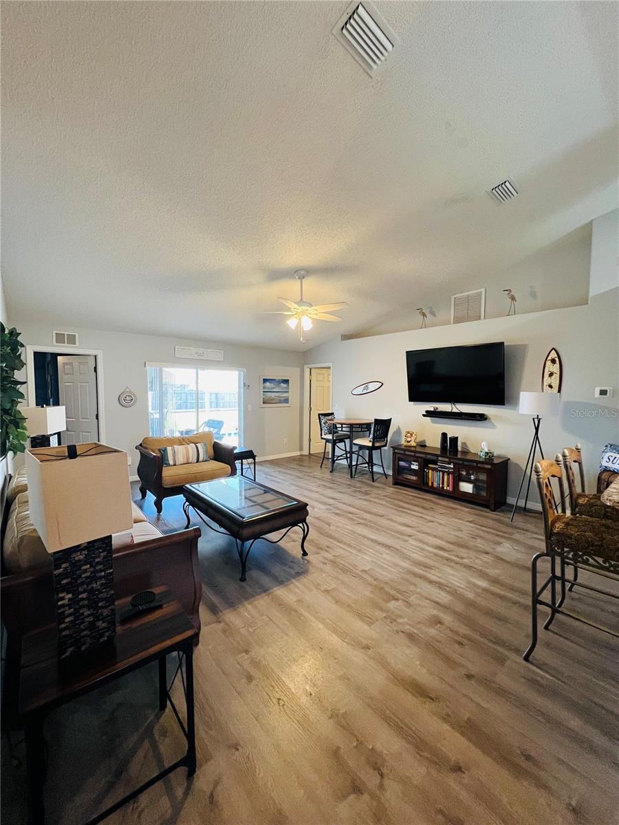 8 Firethorn Lane, FL