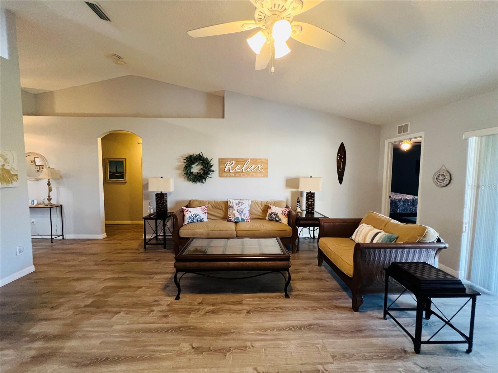 8 Firethorn Lane, FL