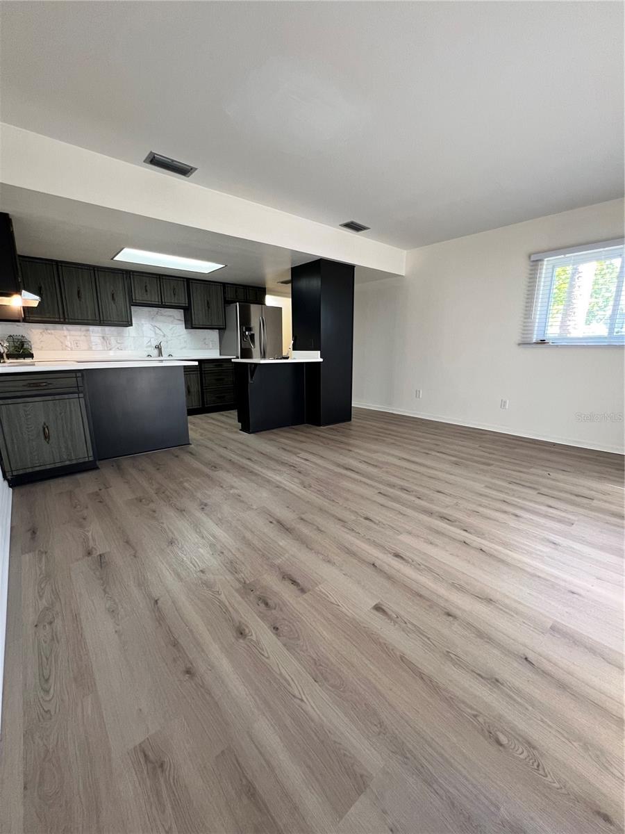711 Springer Drive, FL