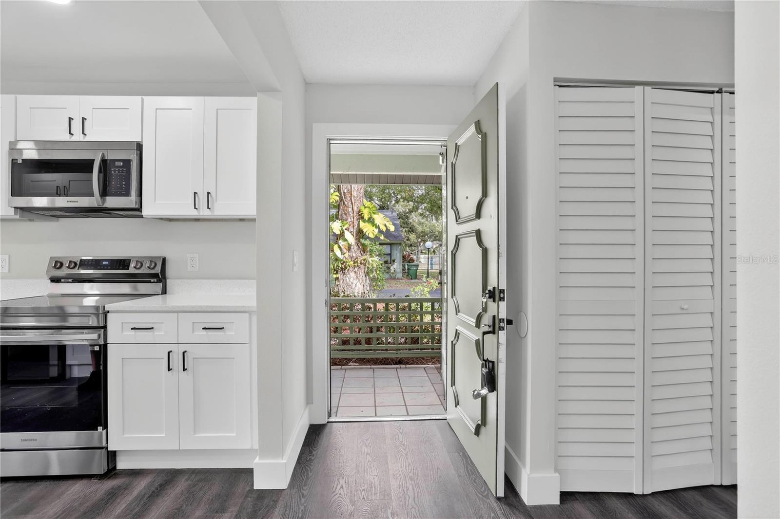 5014 Barrington Circle, FL