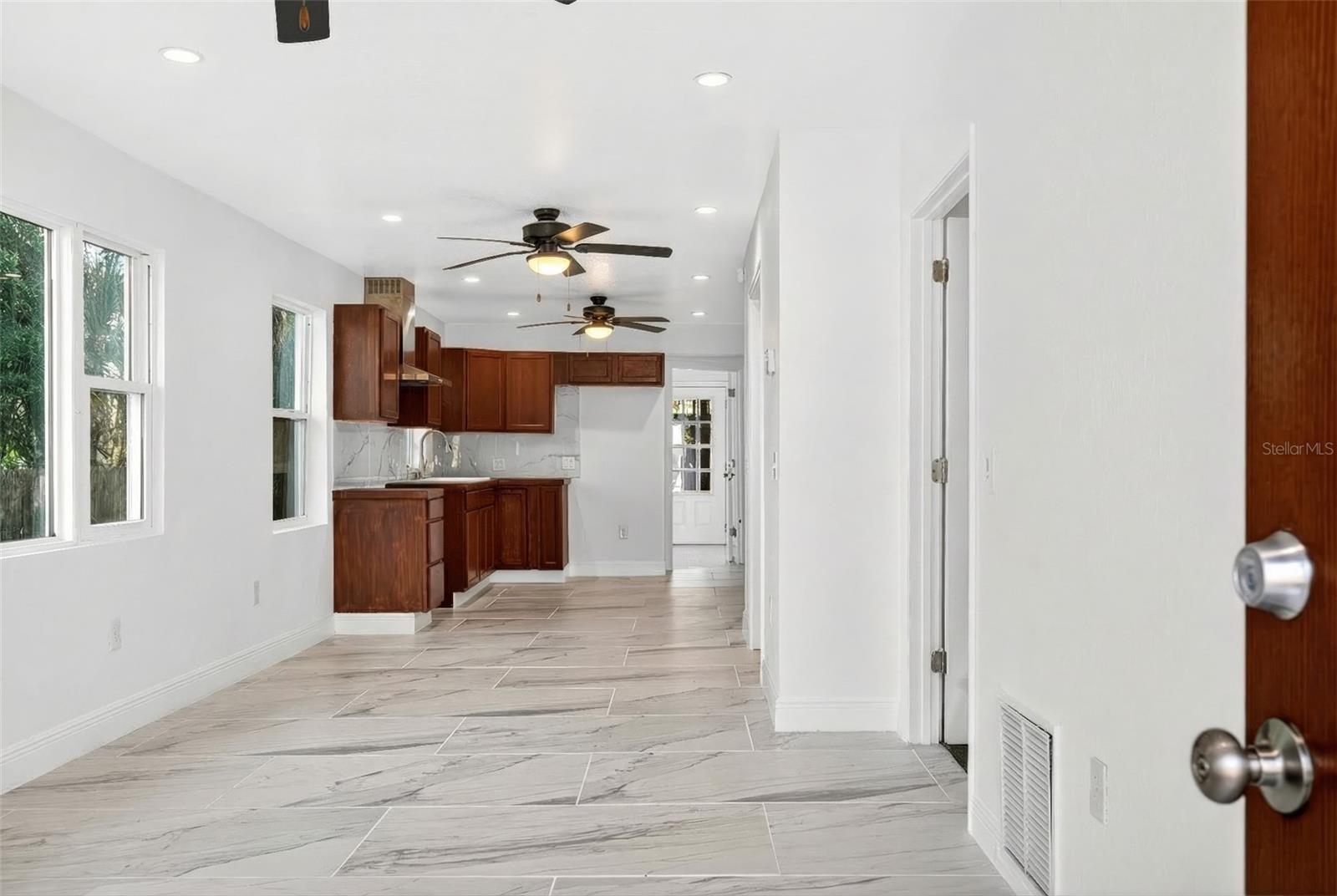 1110 Fort King Street, FL