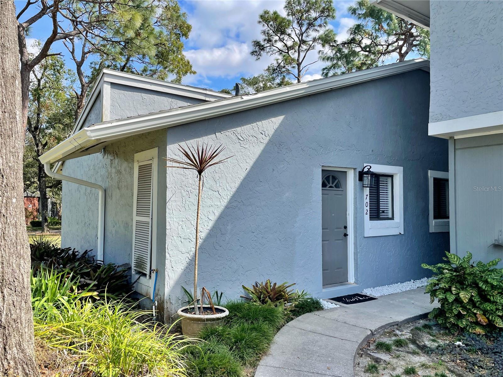 702 Saint Matthew Circle, FL