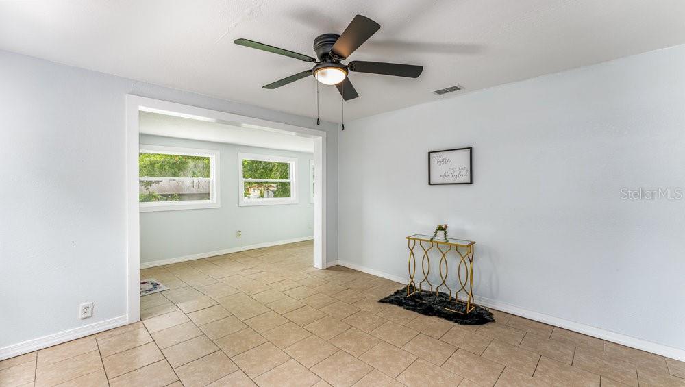 912 Carolina Ave, FL