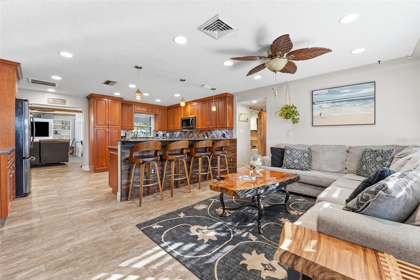 3595 Floral Drive, FL