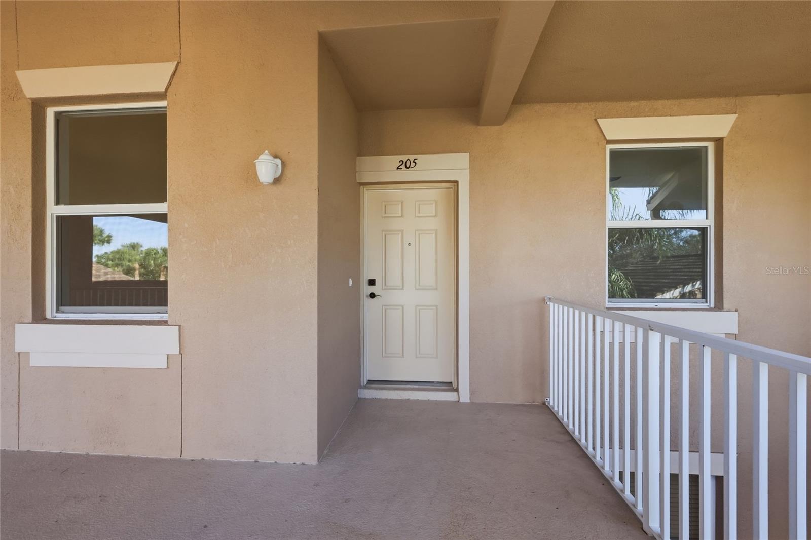 803 Fairwaycove Lane, FL