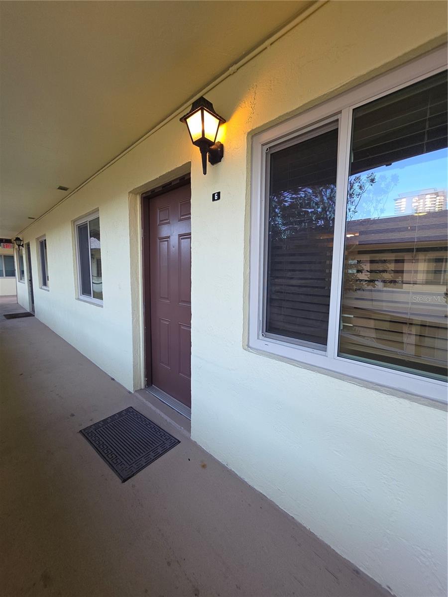 400 Oakridge Boulevard, FL