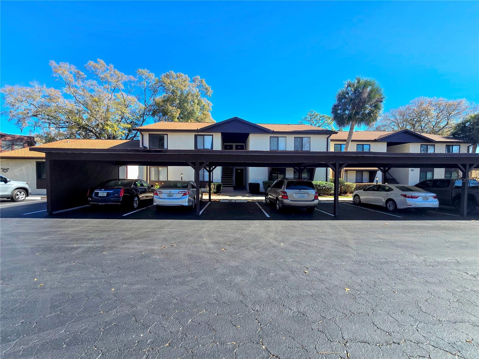 512 Fairways Circle, FL
