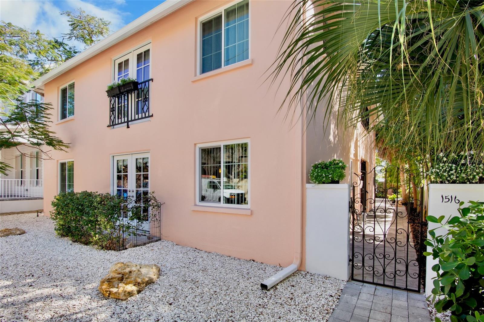 1516 Oak Street, FL