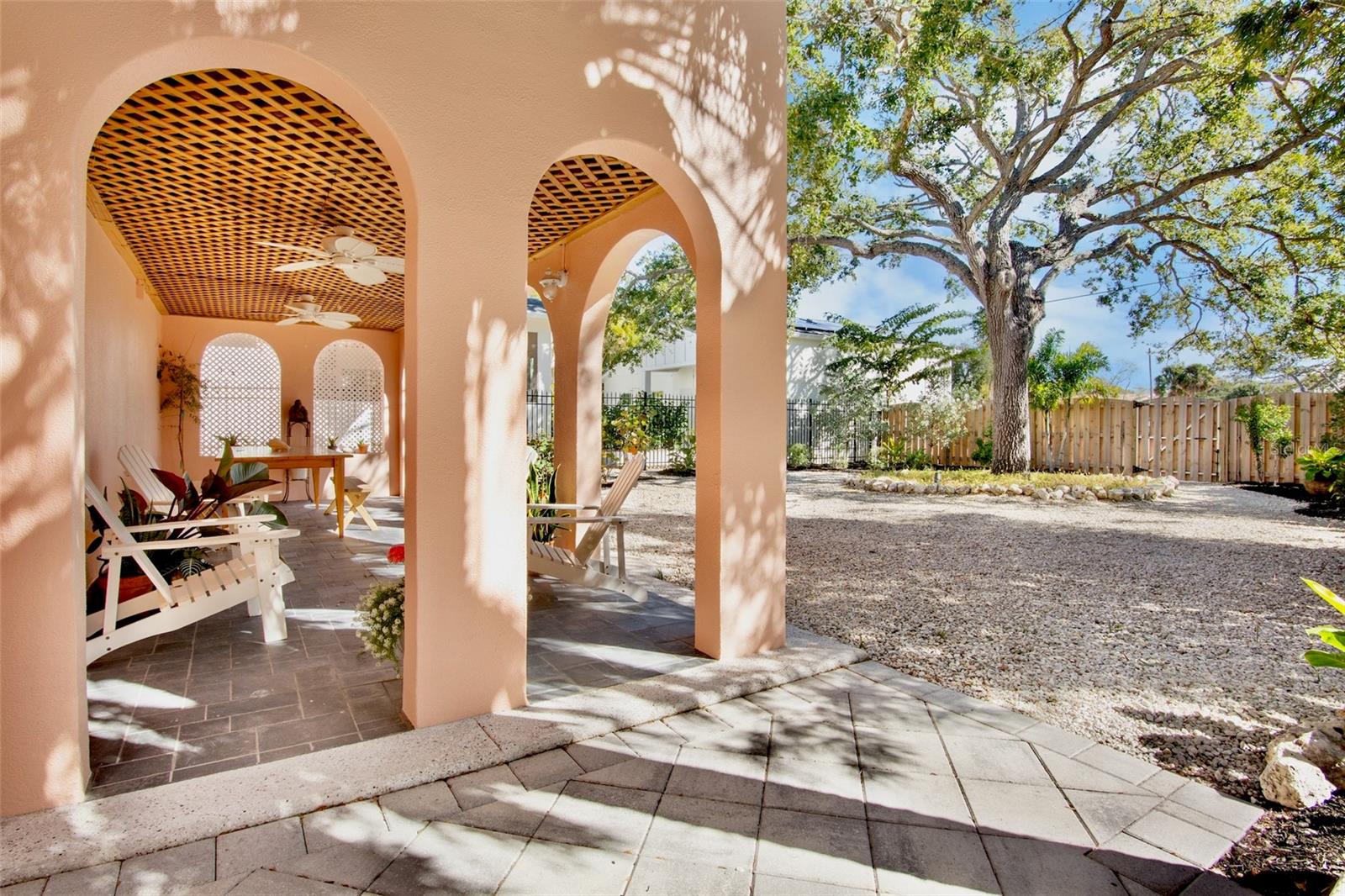 1516 Oak Street, FL
