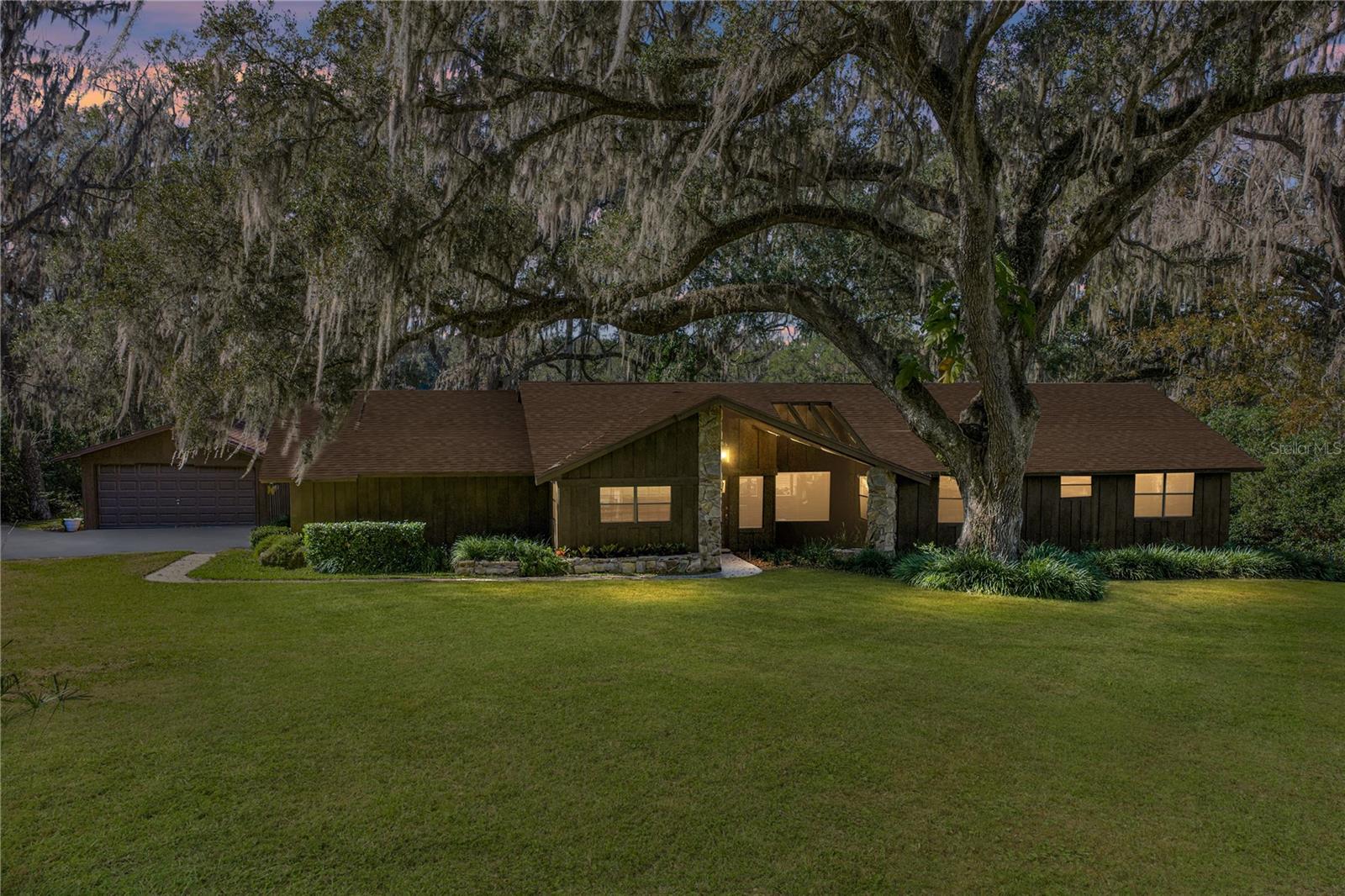 11045 Fort King Road, FL