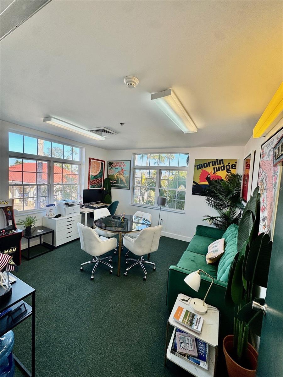 101 Pine Avenue, FL