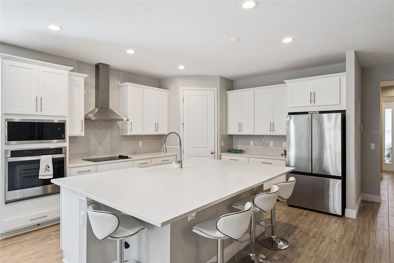 4442 Lions Gate Drive, FL