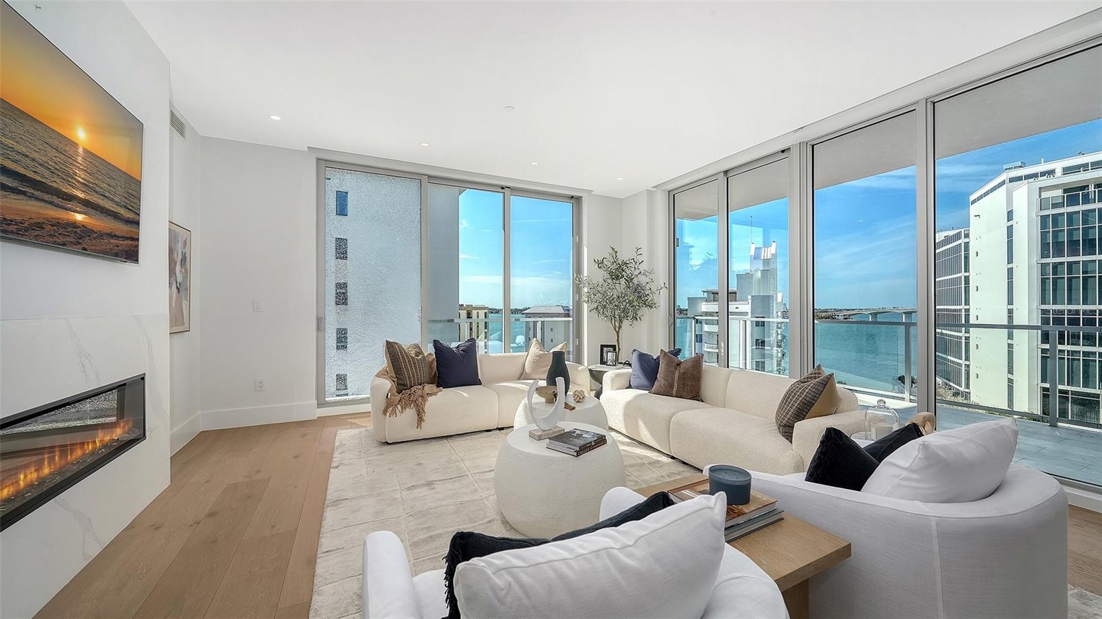 253 Golden Gate Point, FL