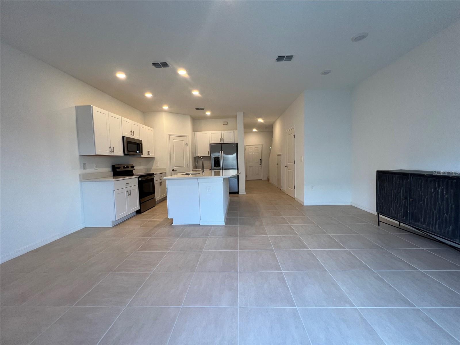2211 Portrait Street, FL