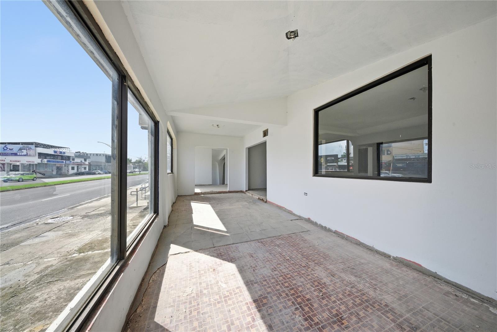 1107 Avenida Roosevelt, PR