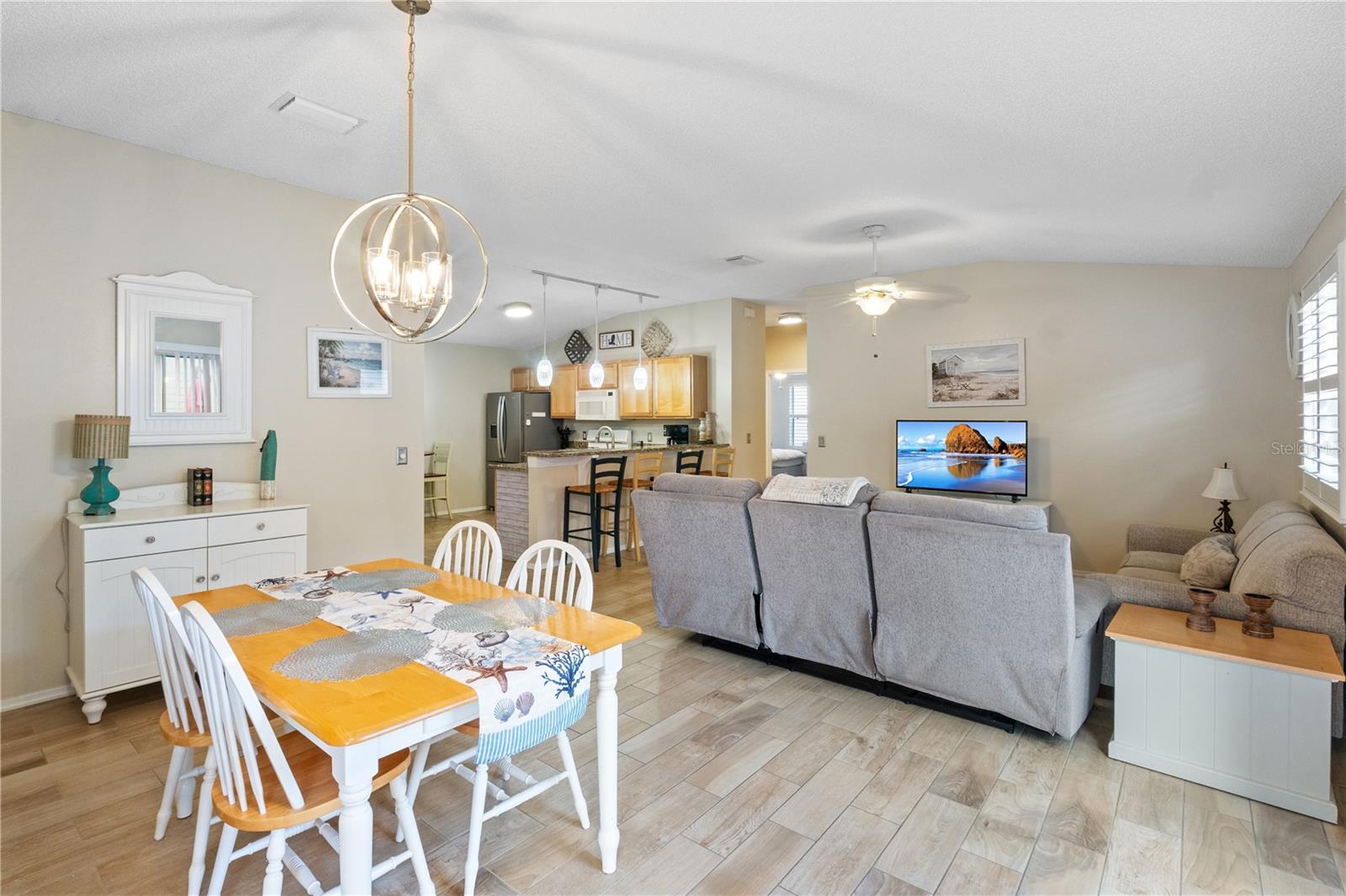 444 Maywood Way, FL