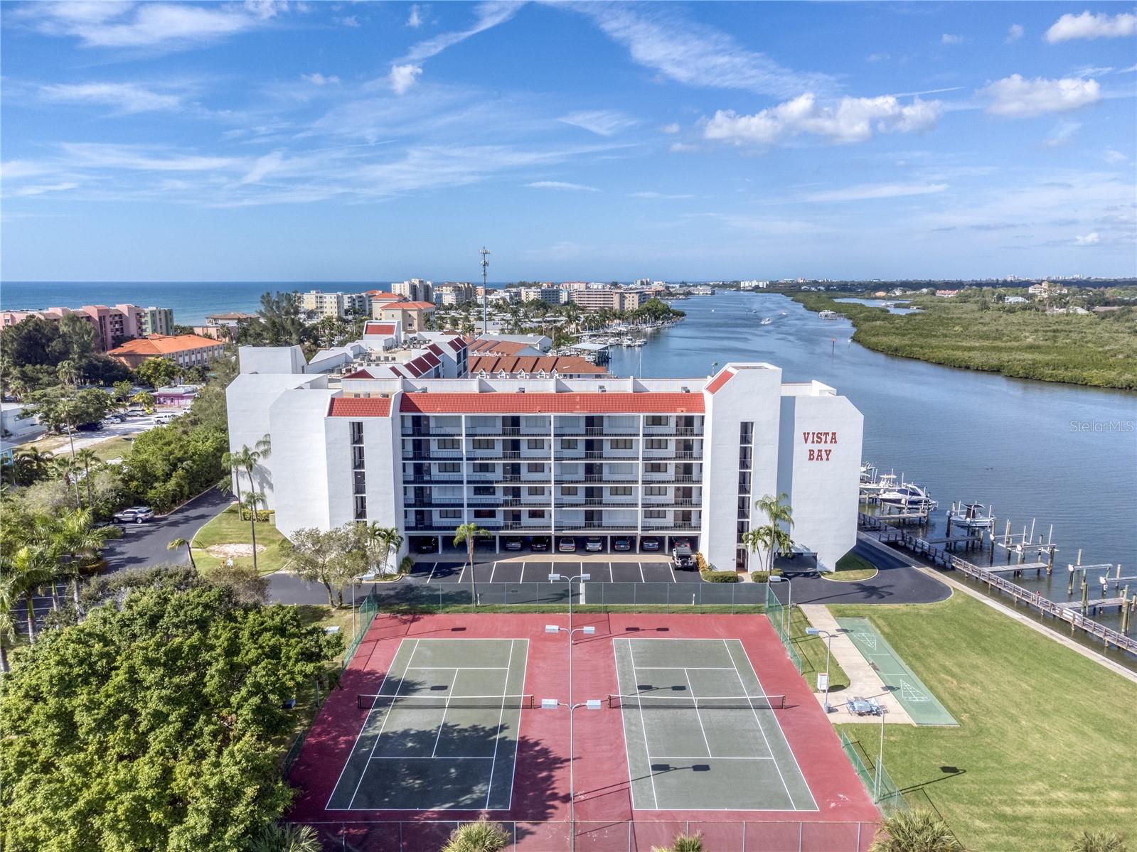 19111 Vista Bay Drive, FL