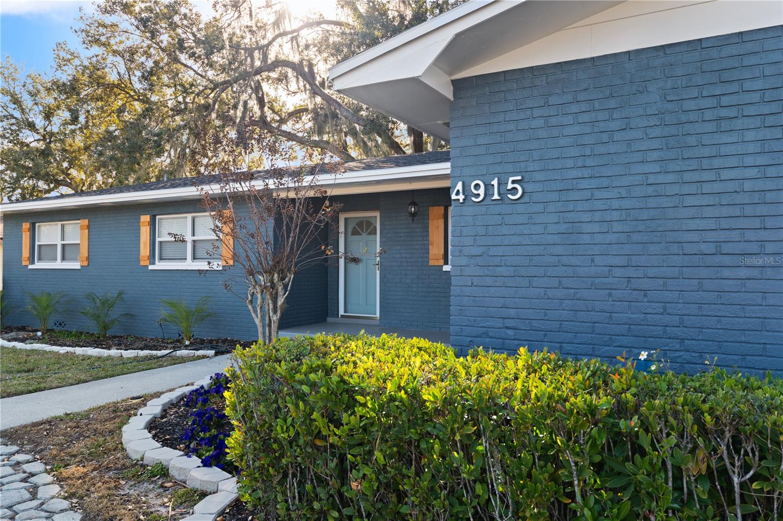 4915 Whiteoak Drive, FL