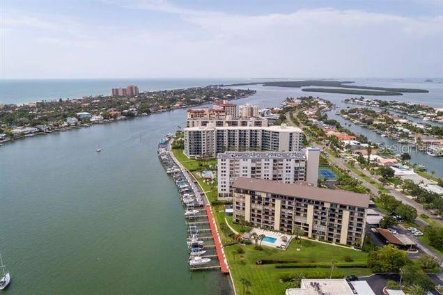 650 Island Way, FL