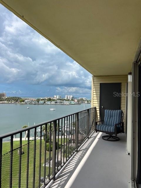 650 Island Way, FL