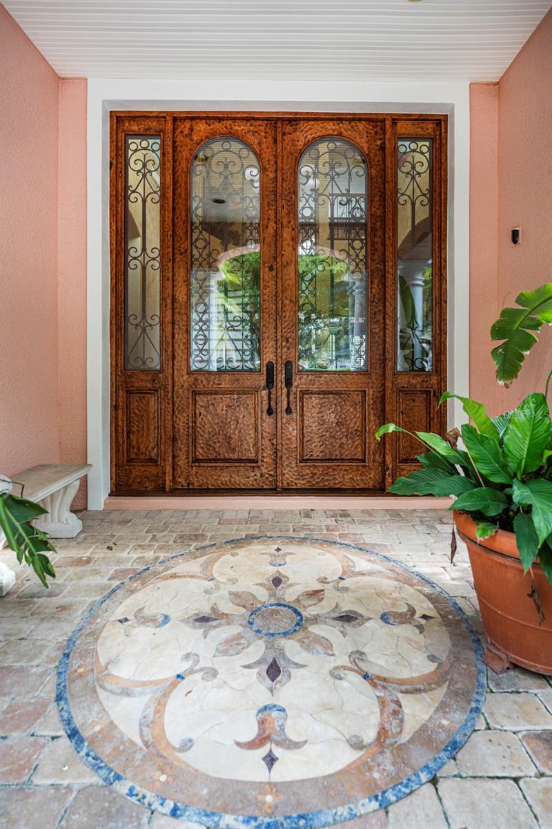 543 Isleworth Close, FL