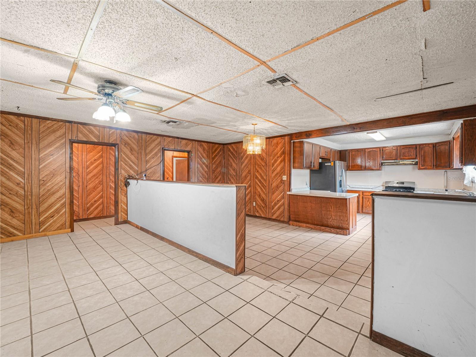 715 Seminole Avenue, FL