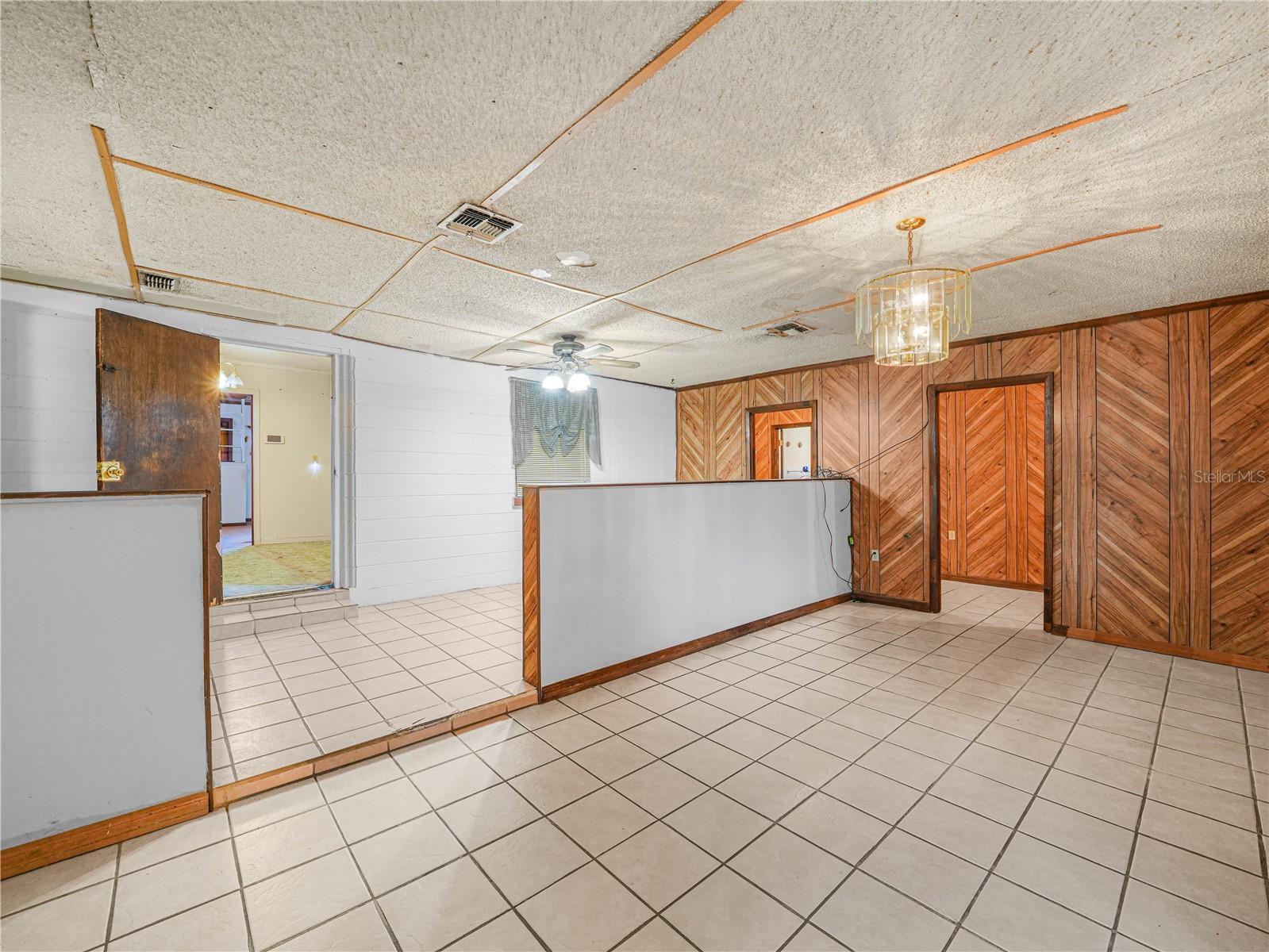 715 Seminole Avenue, FL