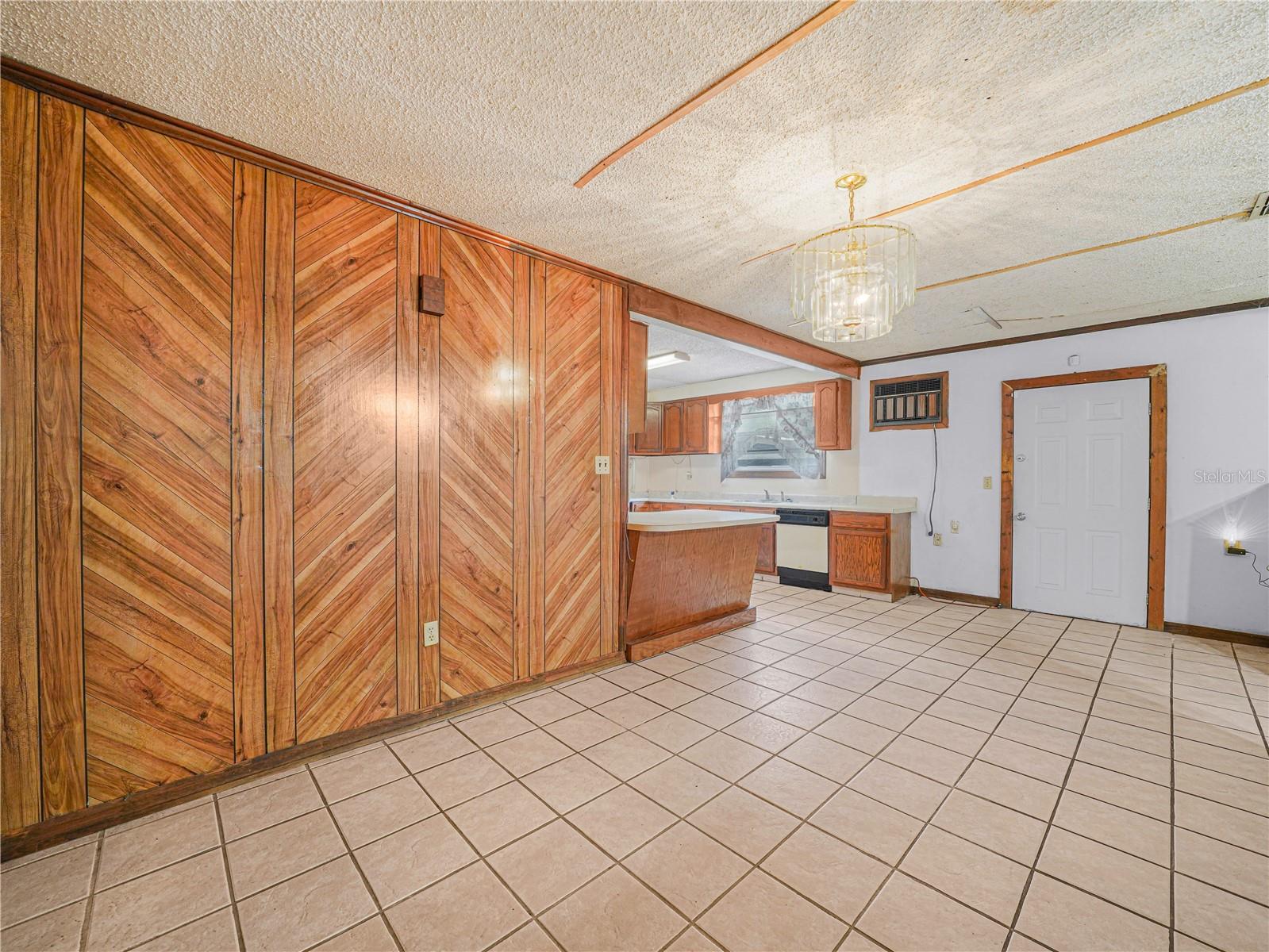 715 Seminole Avenue, FL