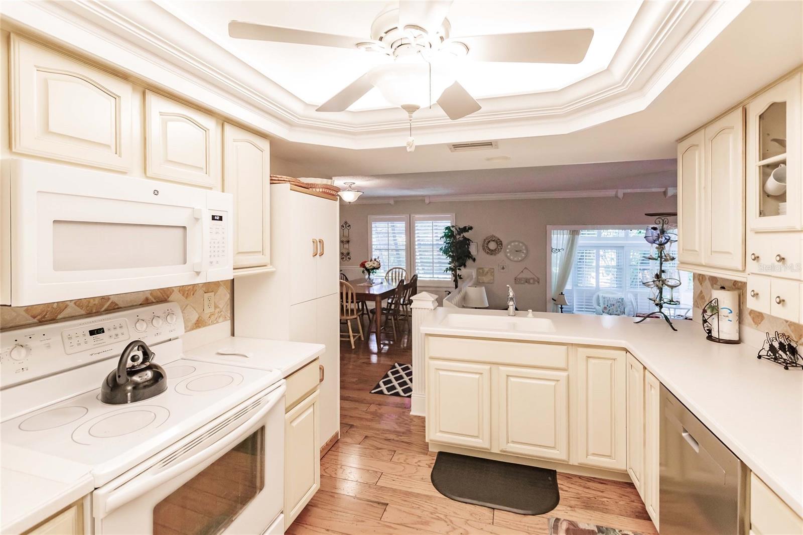 6030 Peppertree Way, FL