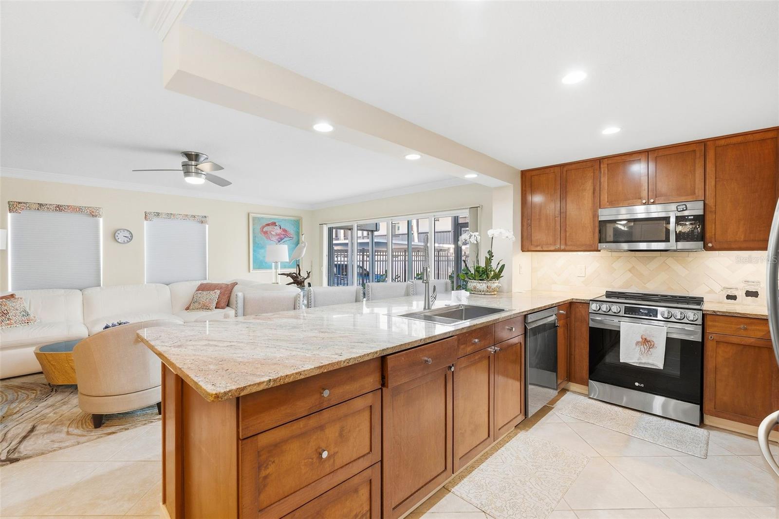 800 Benjamin Franklin Drive, FL