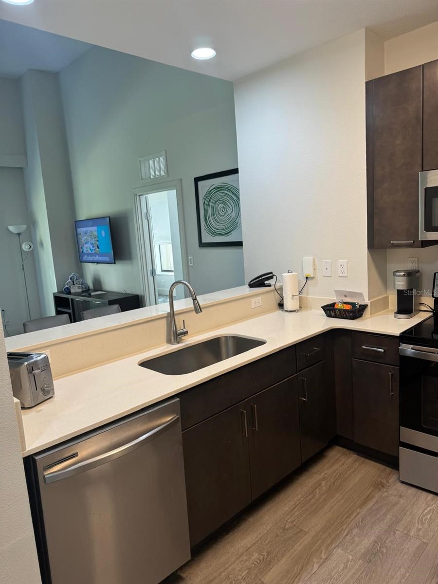 14501 Grove Resort Avenue, FL