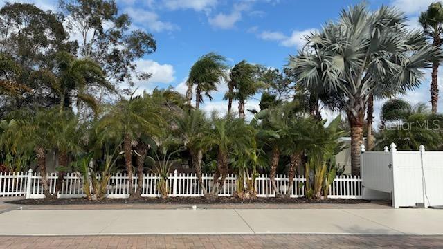 20300 Leonard Road, FL