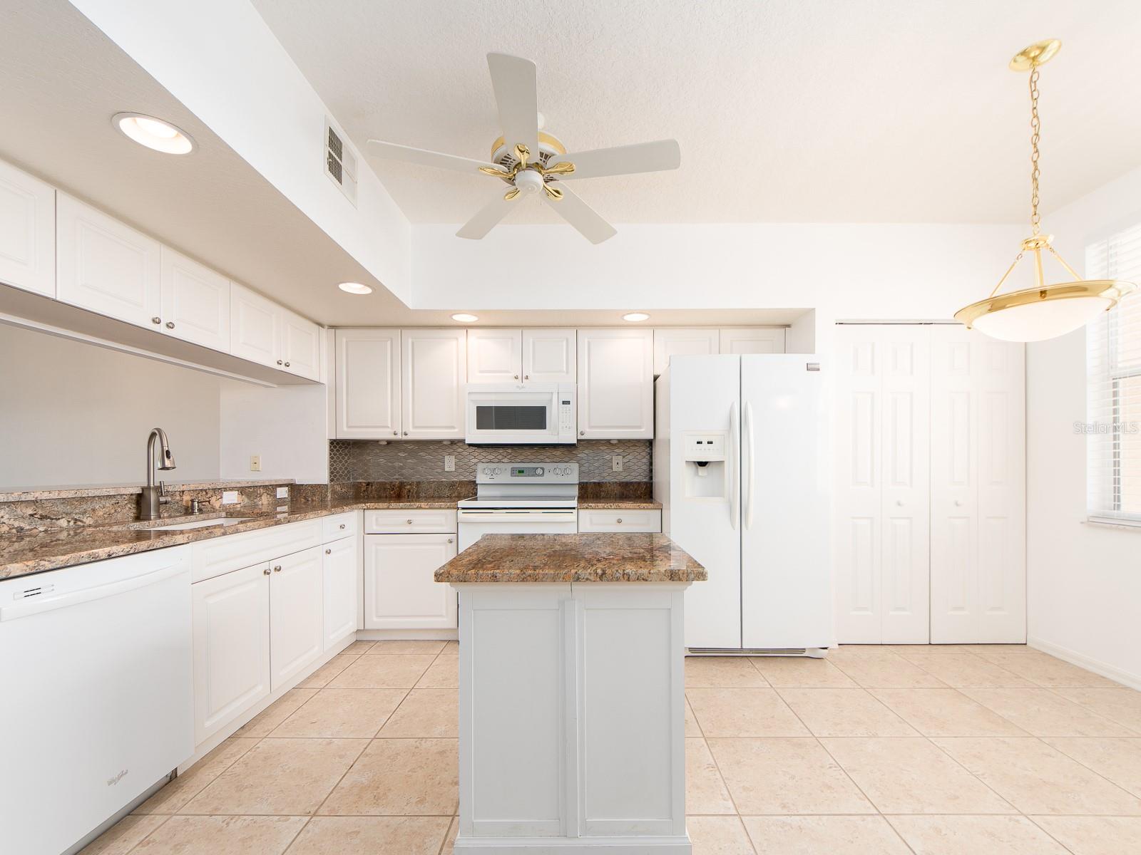 6550 Shoreline Drive, FL