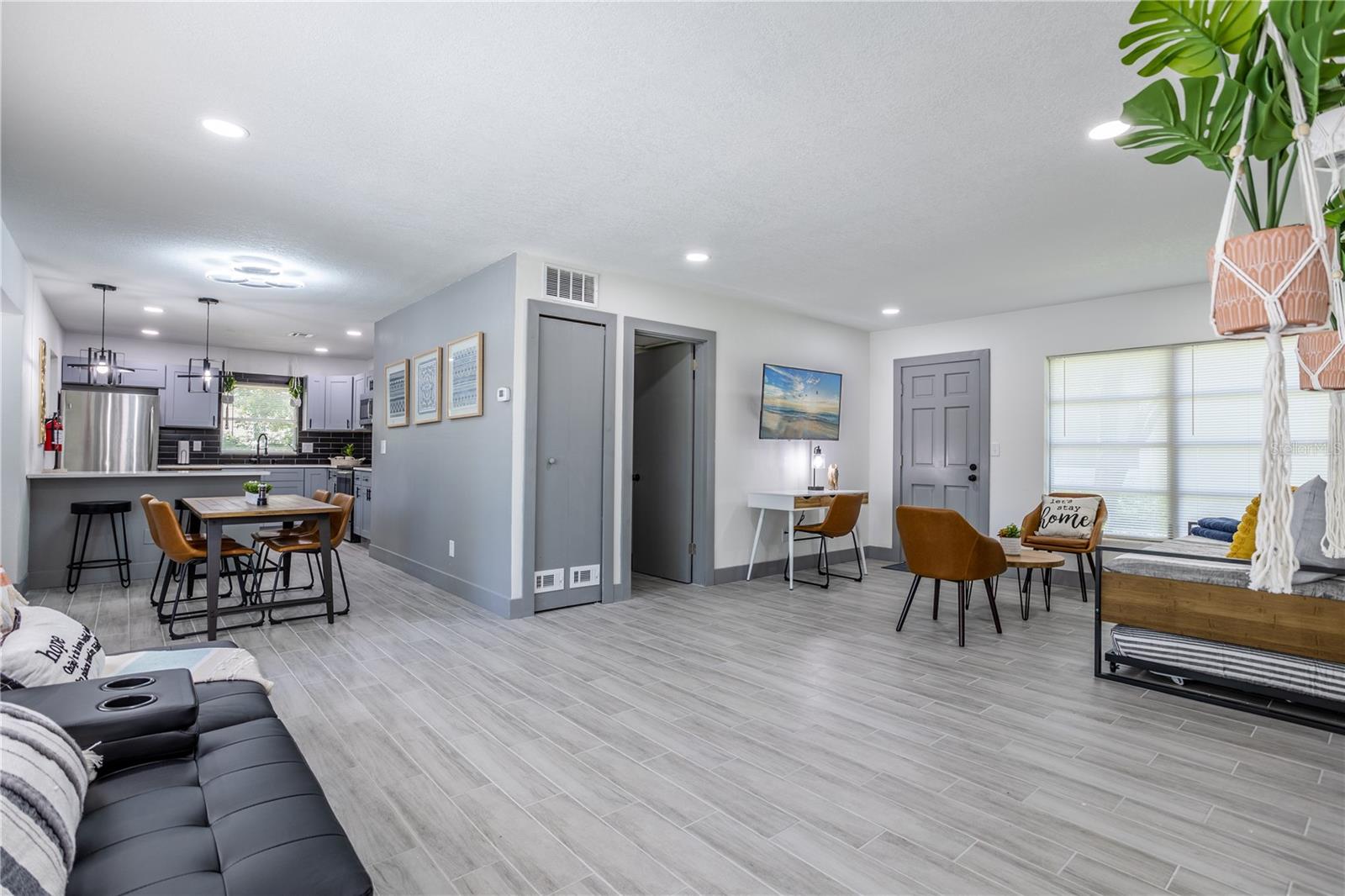 1213 Corbett Lane, FL