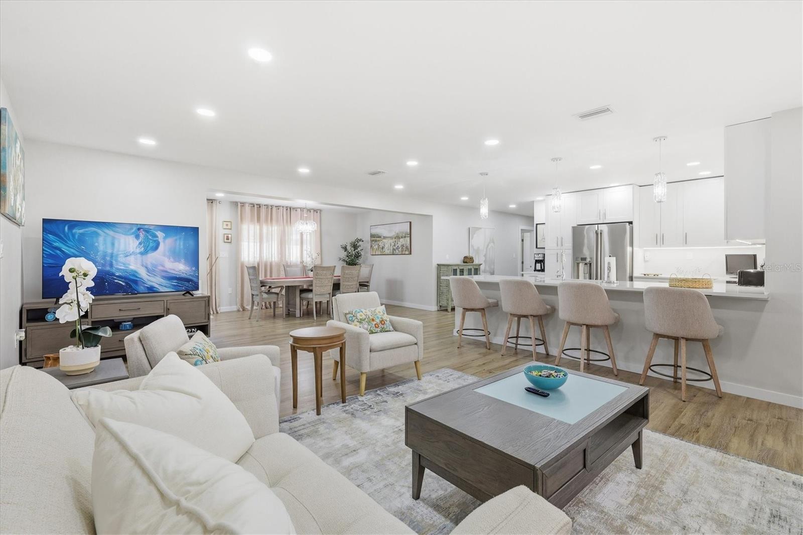 5247 Carmilfra Drive, FL