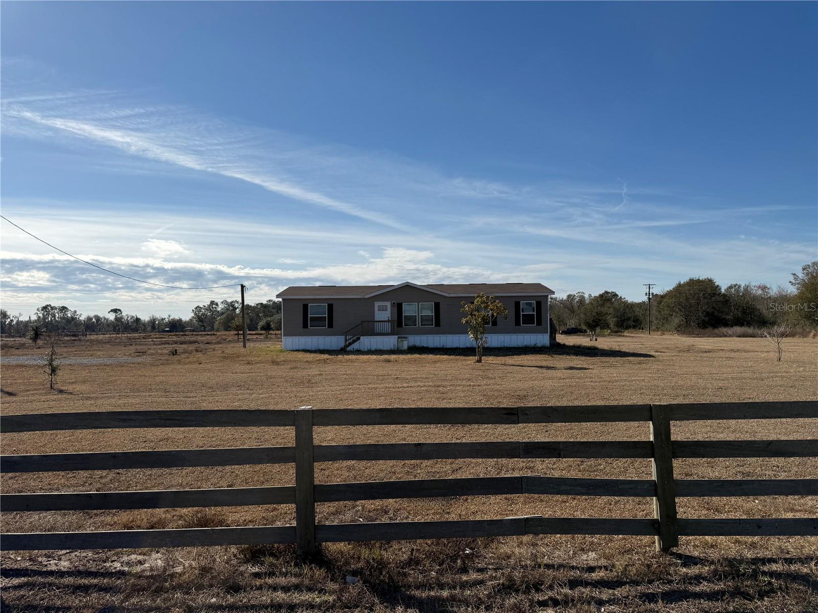 15807 County Road 672, FL