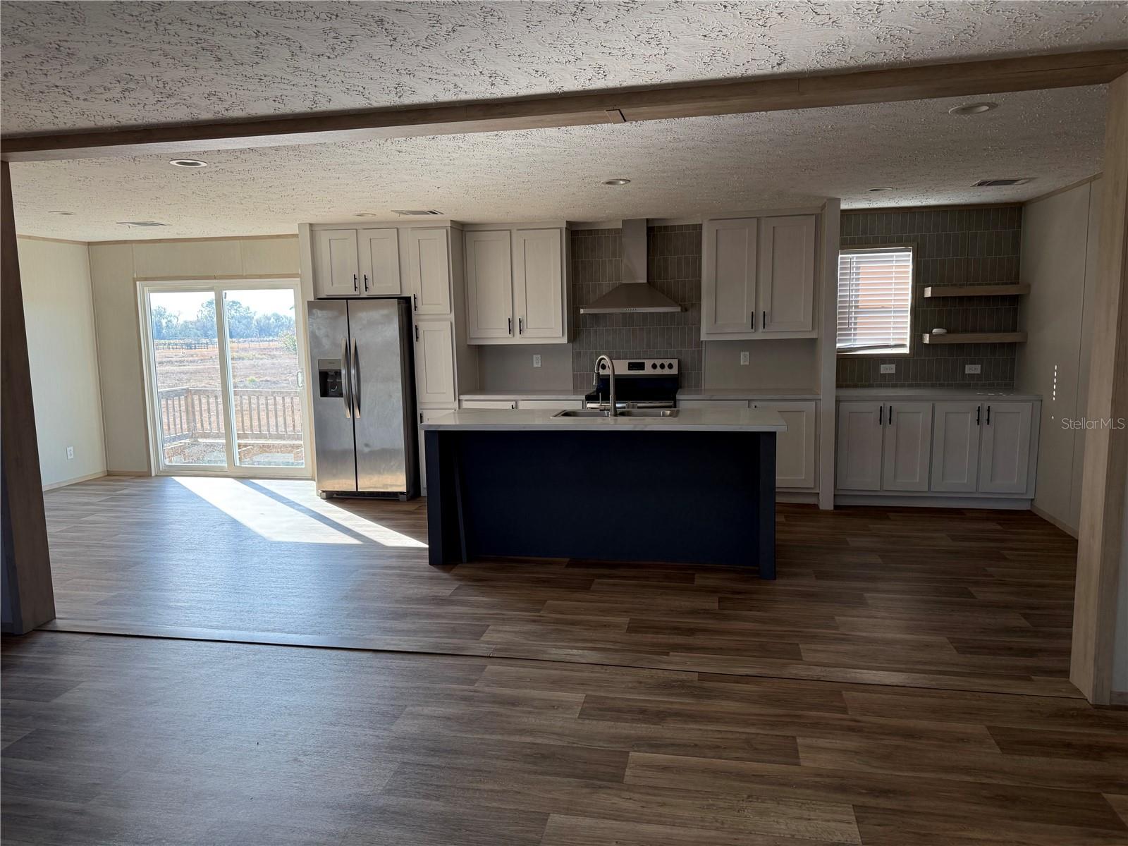15807 County Road 672, FL