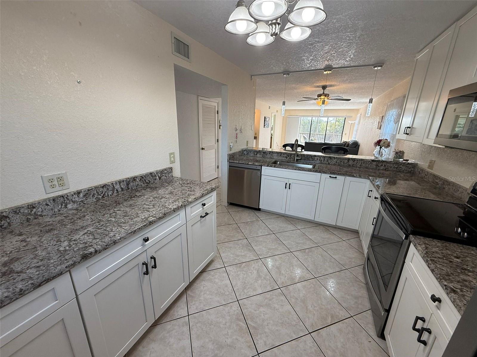 175 Kings Highway, FL