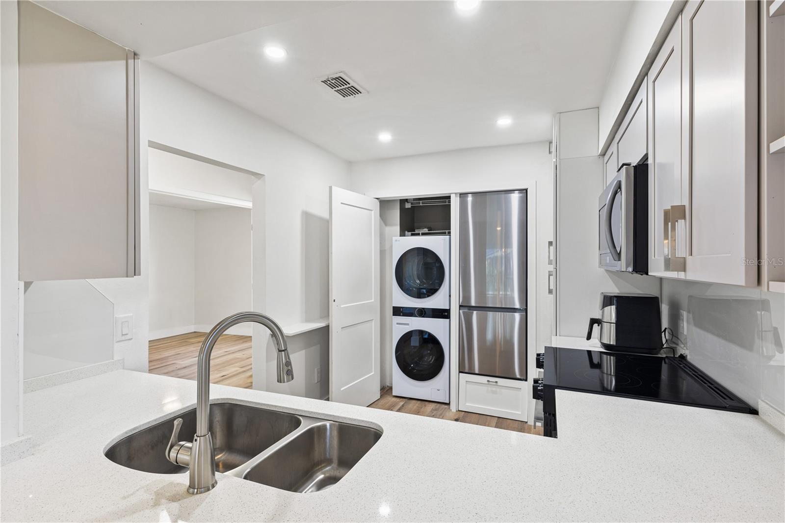 5606 Blue Shadows Court, FL