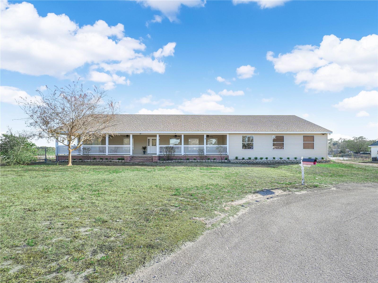 124 Pangola Drive, FL