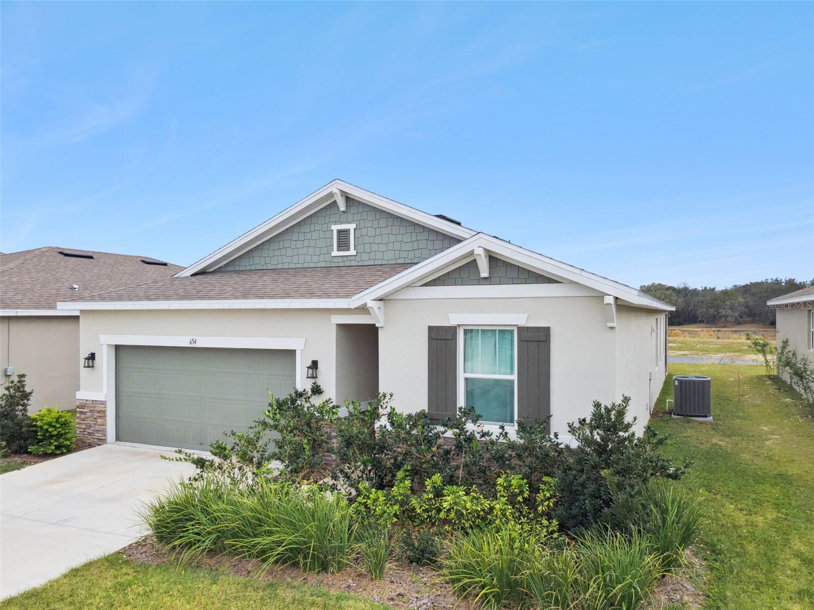 654 Heritage Square Drive, FL